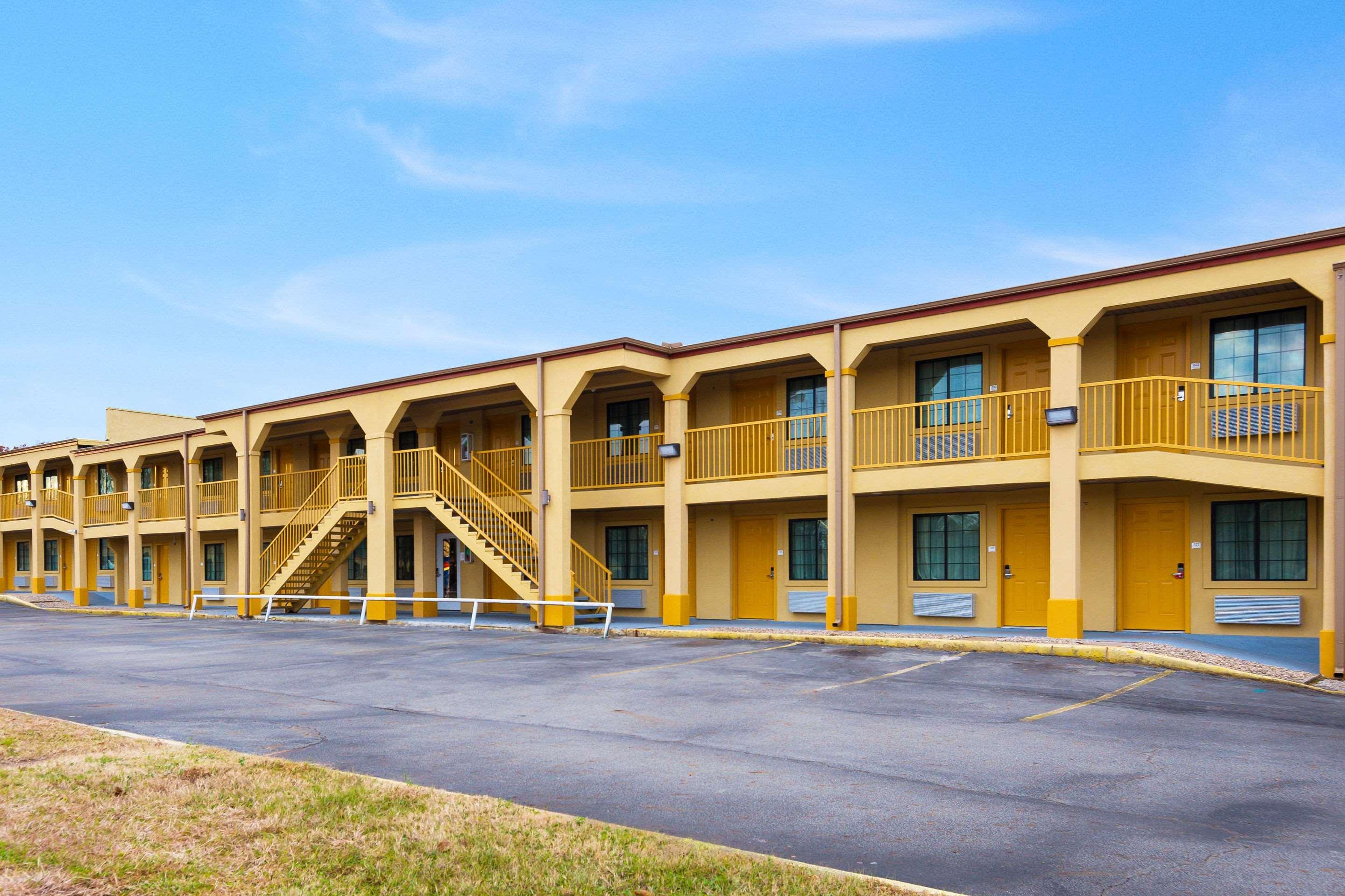 Super 8 By Wyndham Palestine Tx Hotel Exterior photo