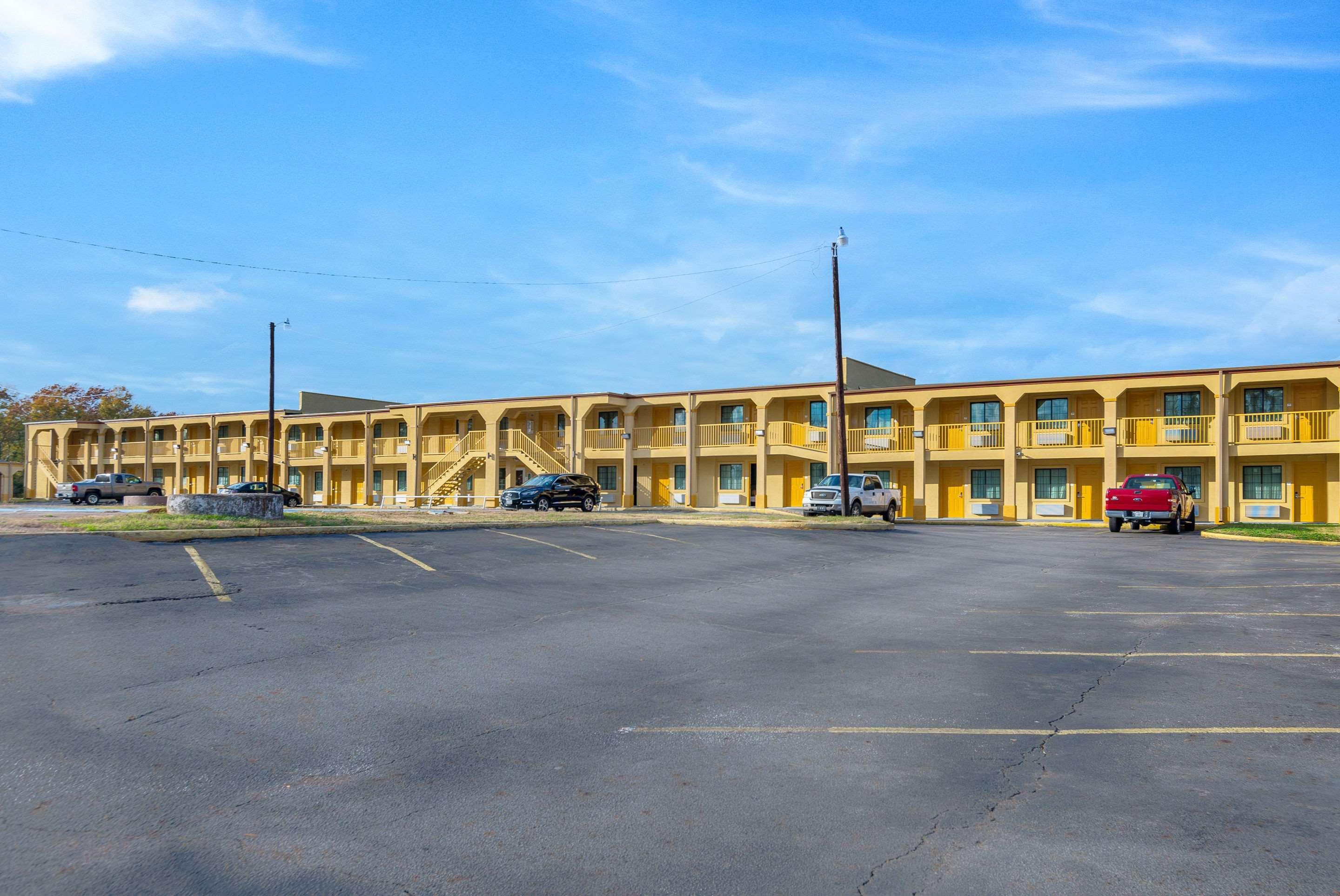 Super 8 By Wyndham Palestine Tx Hotel Exterior photo