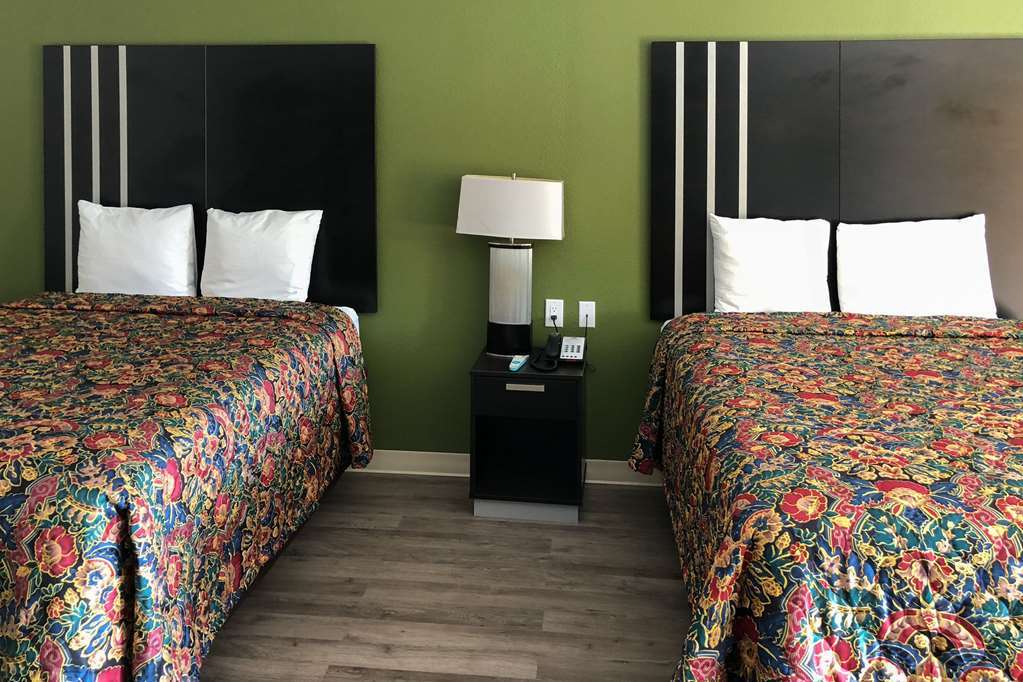 Super 8 By Wyndham Palestine Tx Hotel Room photo
