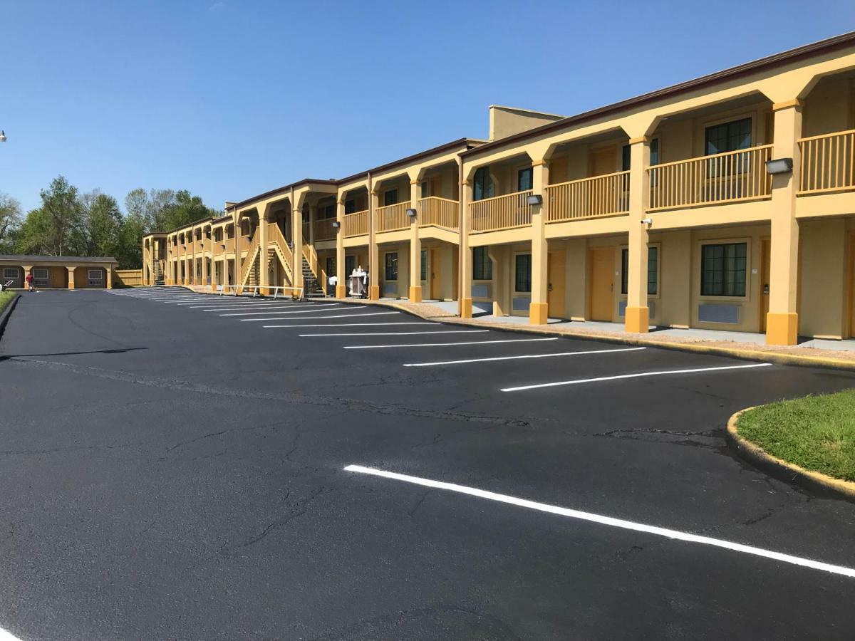 Super 8 By Wyndham Palestine Tx Hotel Exterior photo